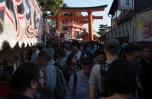 viel los am Fushimi Inari Taisha