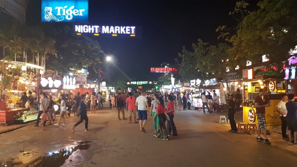 Nachtmarkt nahe der Pub Street