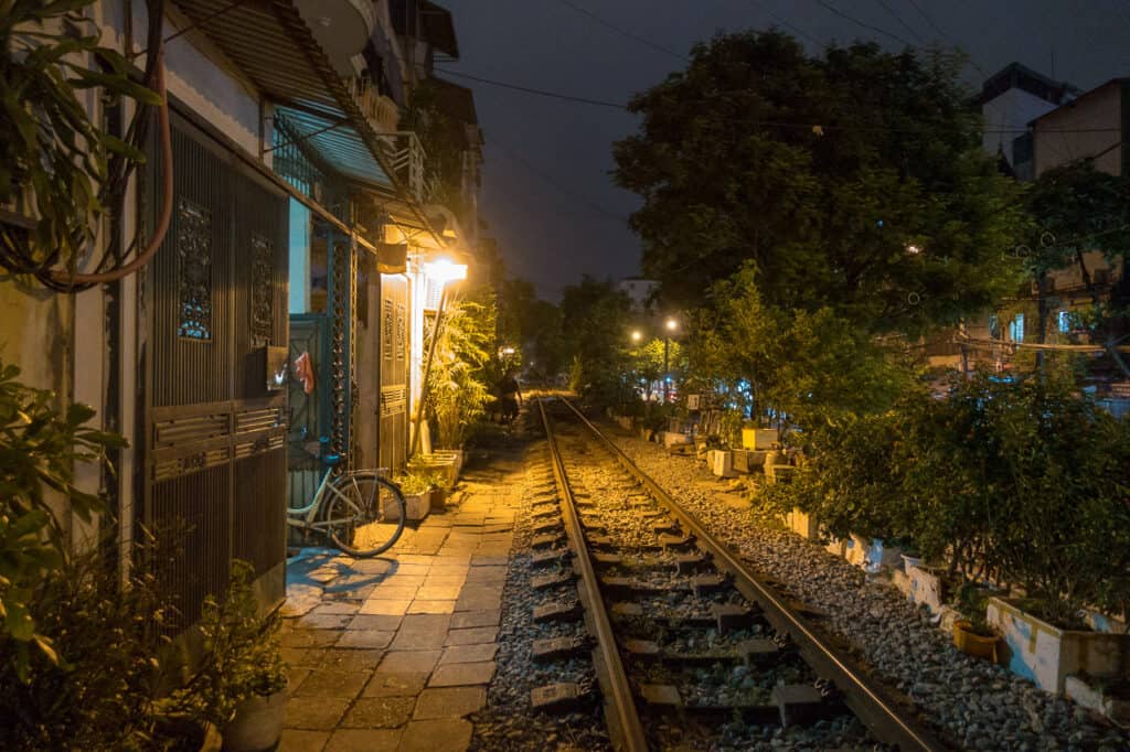 Blick in die Trainstreet in Hanoi
