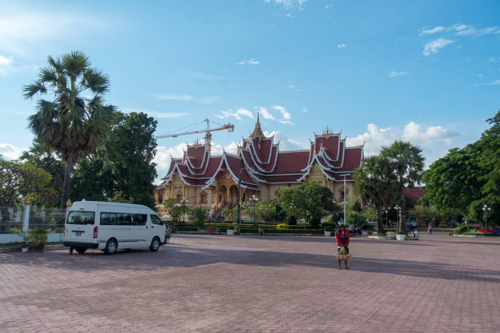 Versammlungshalle der Mönche nahe Wat That Luang in Laos